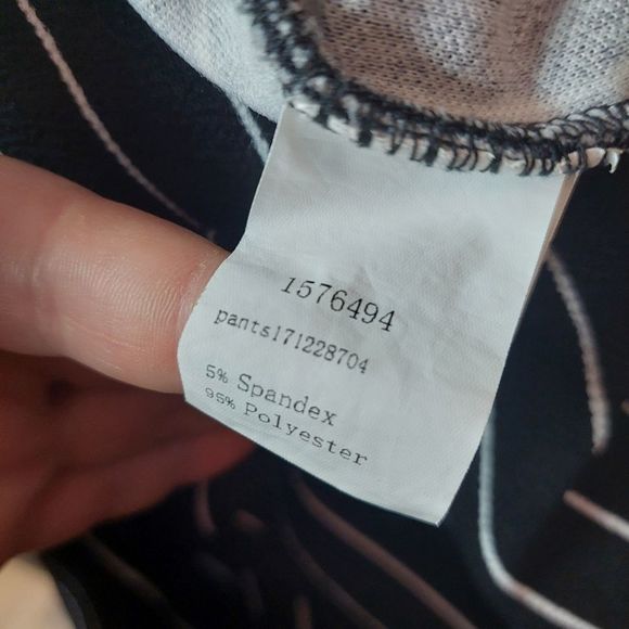 SHEIN Black White Vertical Stripe Cropped Skinny Pull On Pants Medium EUC - Picture 3 of 10